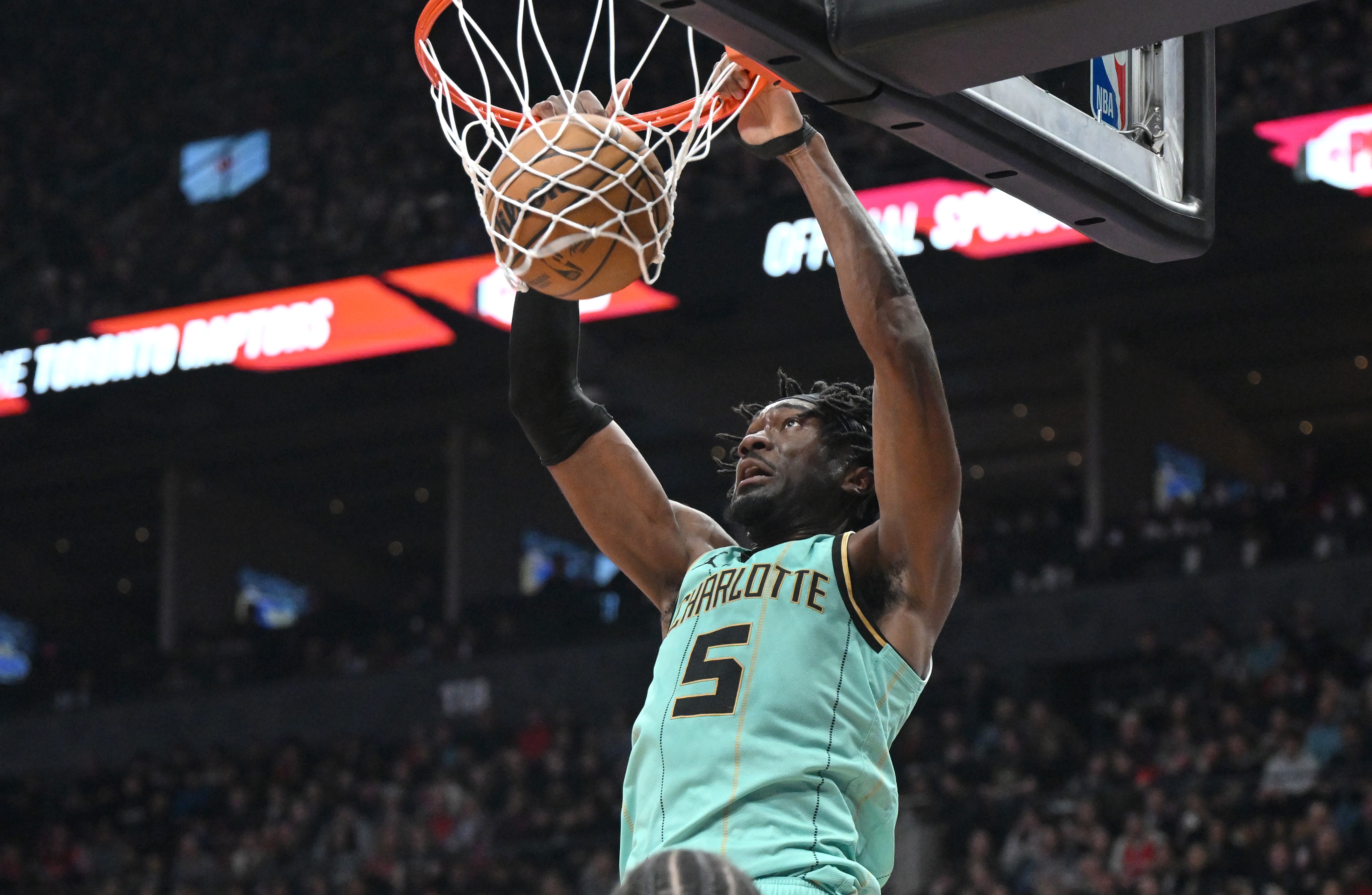 半岛体育官网-马威末节没上！奥特：末节初段打出了提速强攻的节奏 效果不错