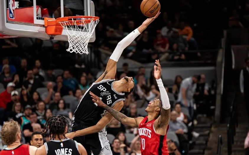 半岛体育官网-赛季报销！火箭旧将突遭血栓噩梦，超级新星才21岁啊，可惜了…