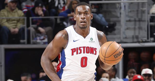 半岛体育官网-杜伦16+18阿伦33+5 活塞主场逆转太阳