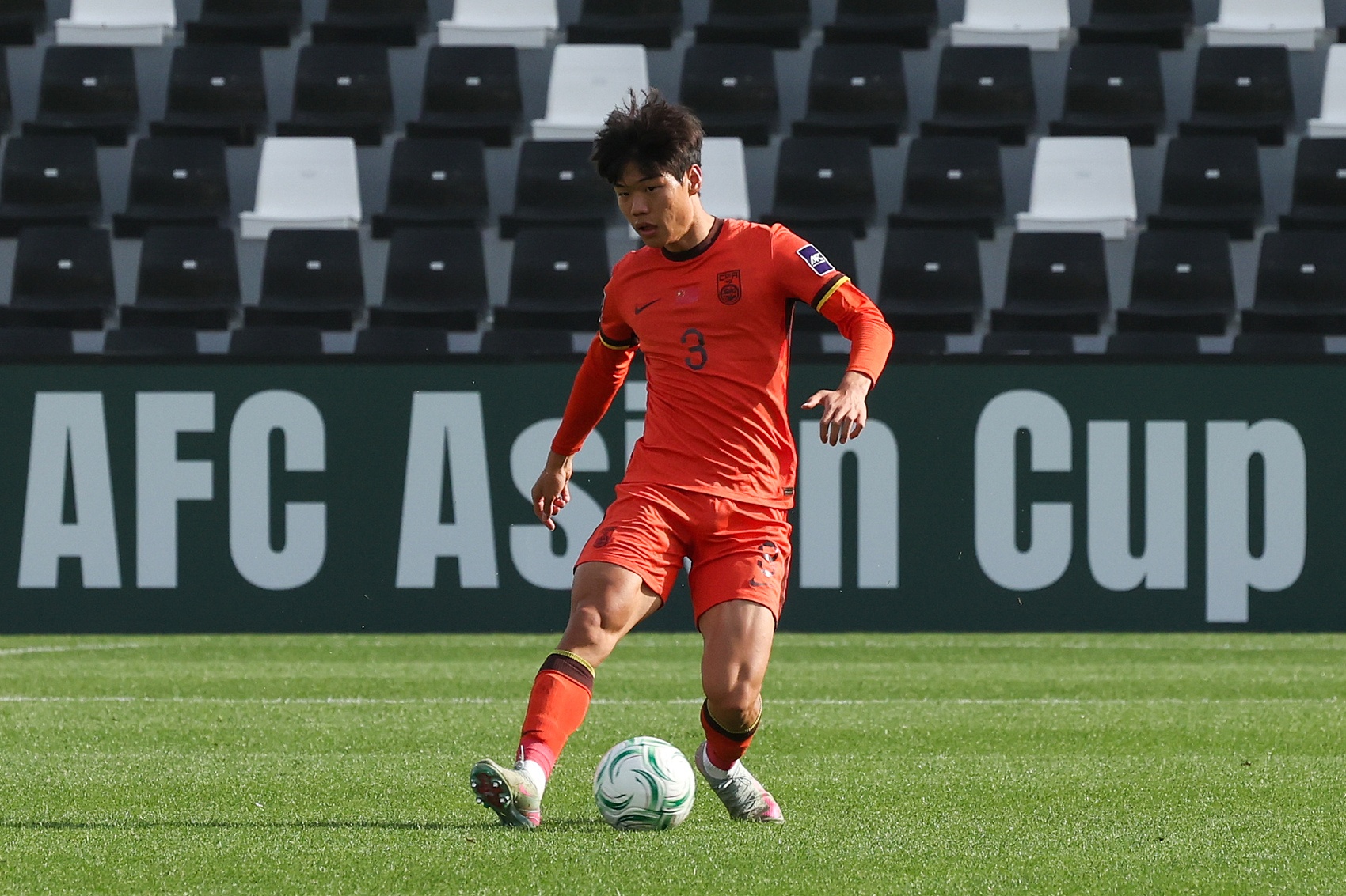 半岛体育-媒体人：贺一然加盟山东泰山差不多了，玄智健去泰山基本不可能